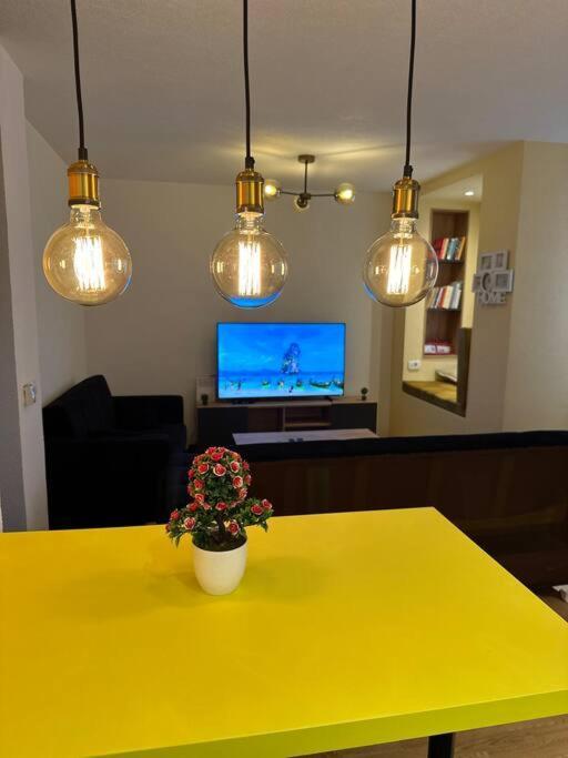 Ora-Prn,Peaceful Central Apartment Pristina Exteriör bild